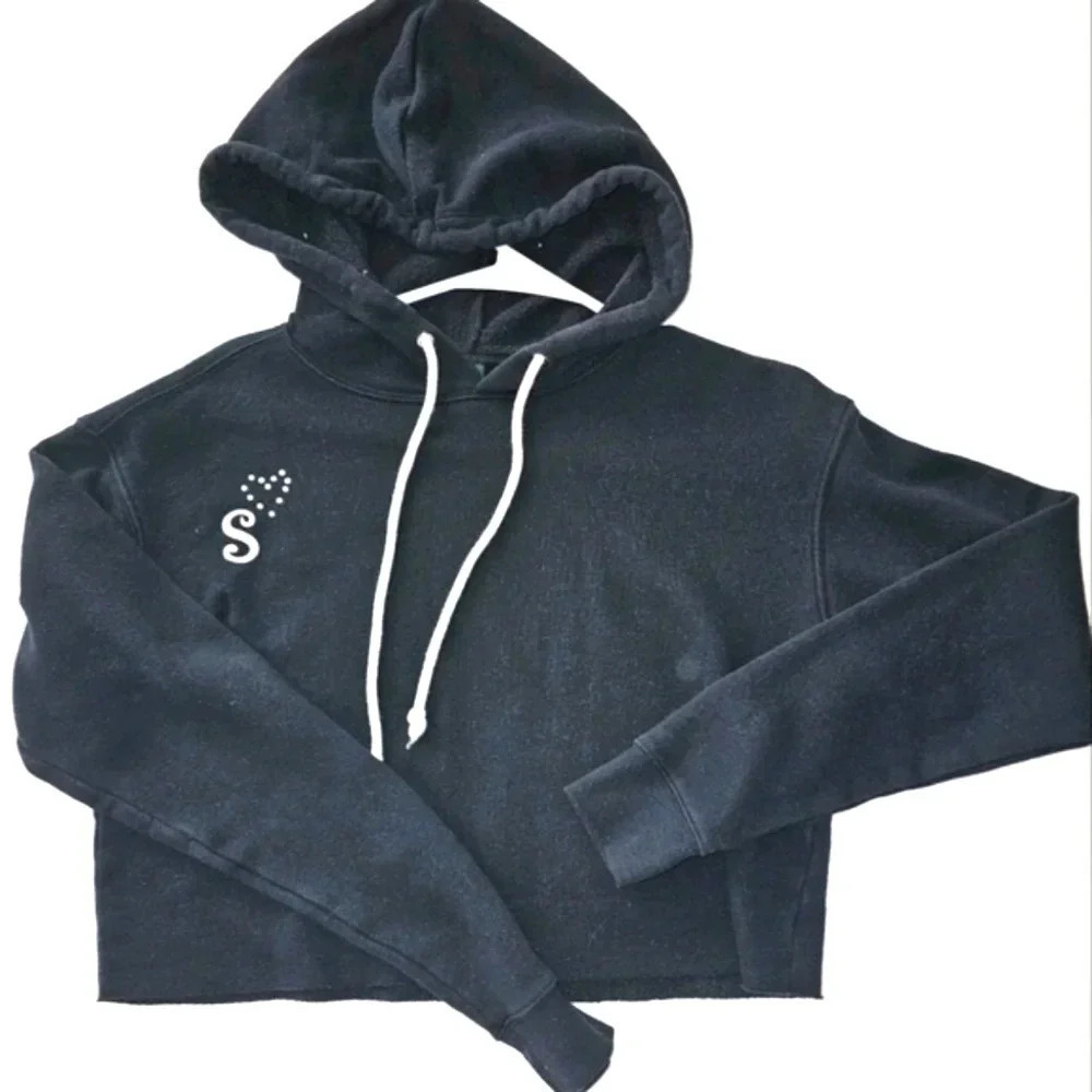 Black Cropped S🤍 Hoodie
